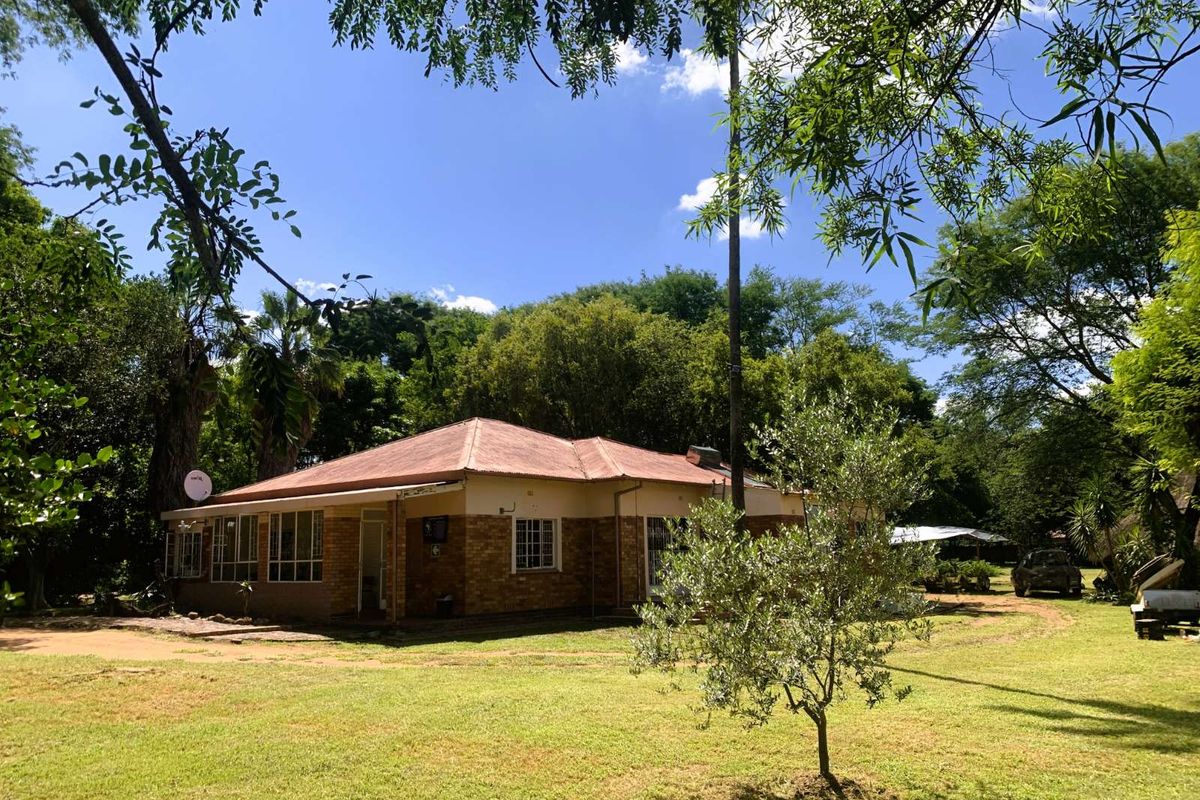 House For Sale in Modimolle Central - Photo 2