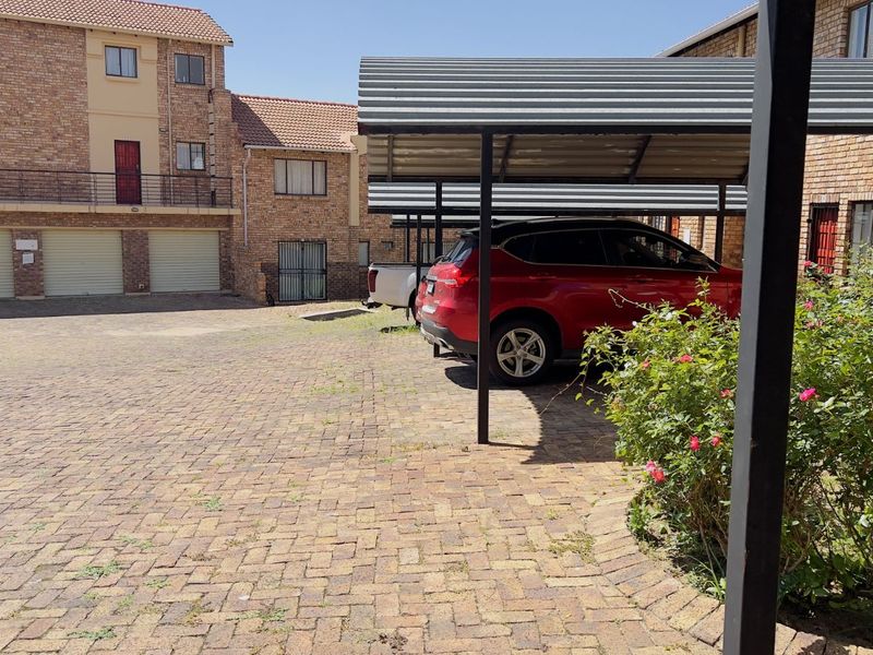 Townhouse For Sale in Halfway Gardens - Photo 3