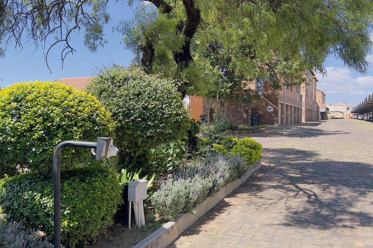 Townhouse For Sale in Halfway Gardens - Photo 4