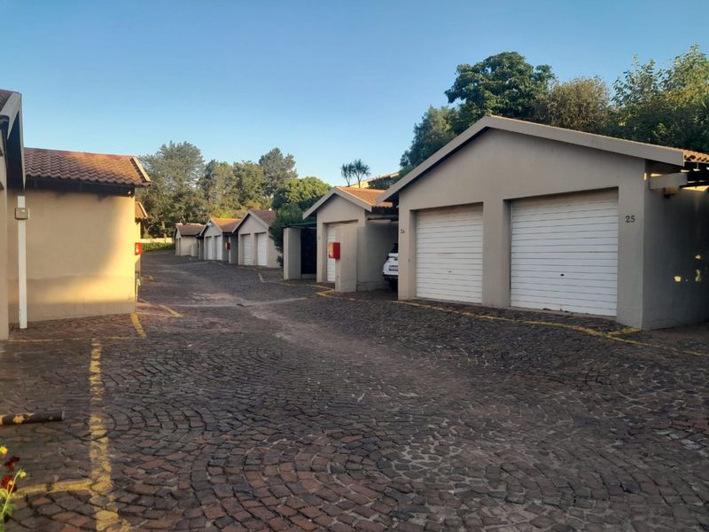 Townhouse For Sale in Corlett Gardens - Photo 2