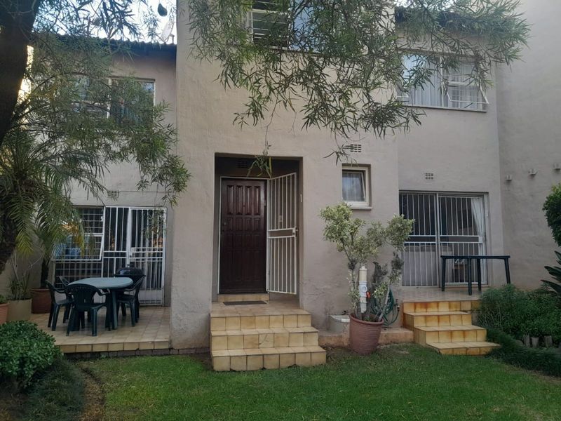 Townhouse For Sale in Corlett Gardens - Photo 6