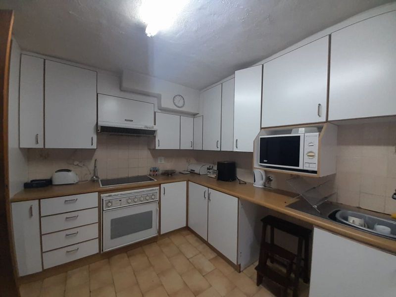 Townhouse For Sale in Corlett Gardens - Photo 3