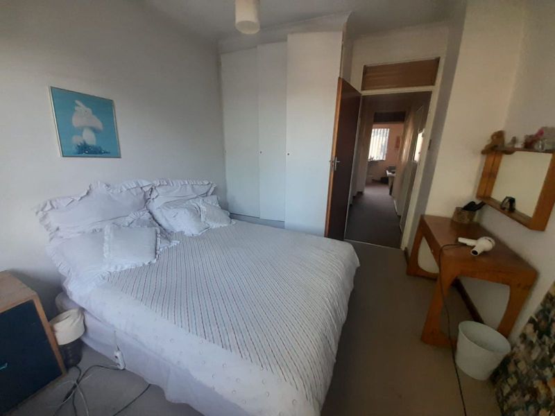 Townhouse For Sale in Corlett Gardens - Photo 5