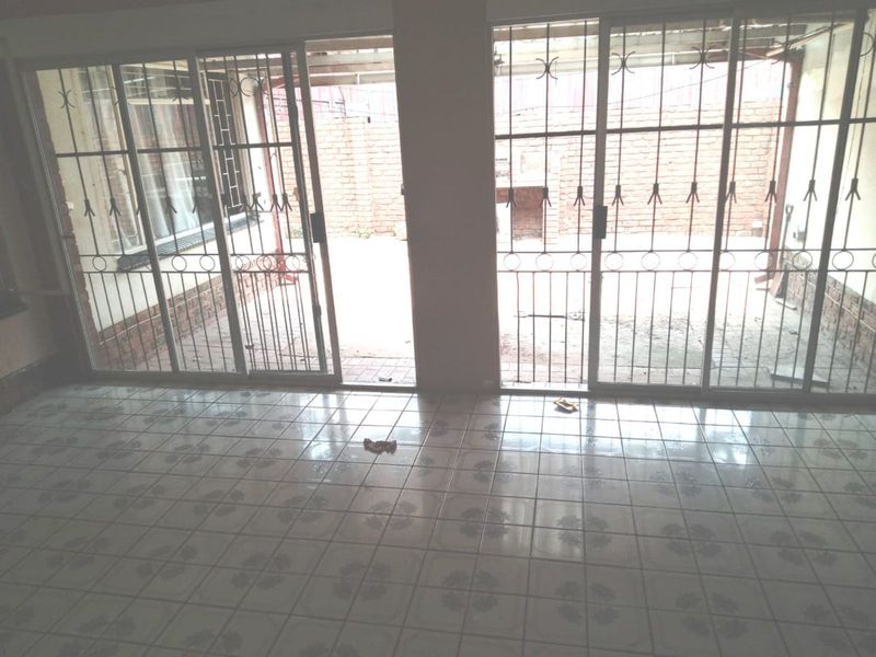 House For Sale in Pretoria West - Photo 4