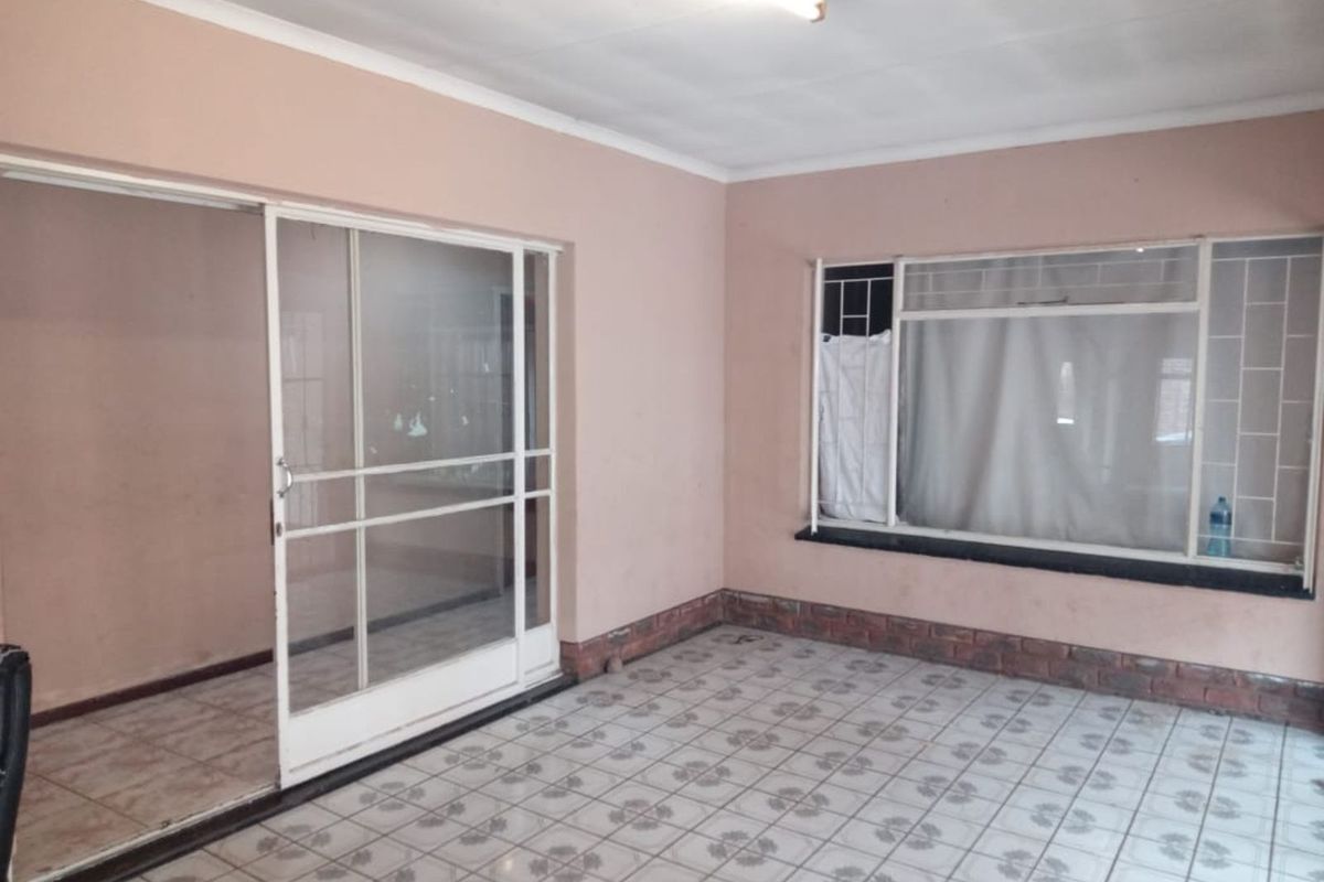 House For Sale in Pretoria West - Photo 3