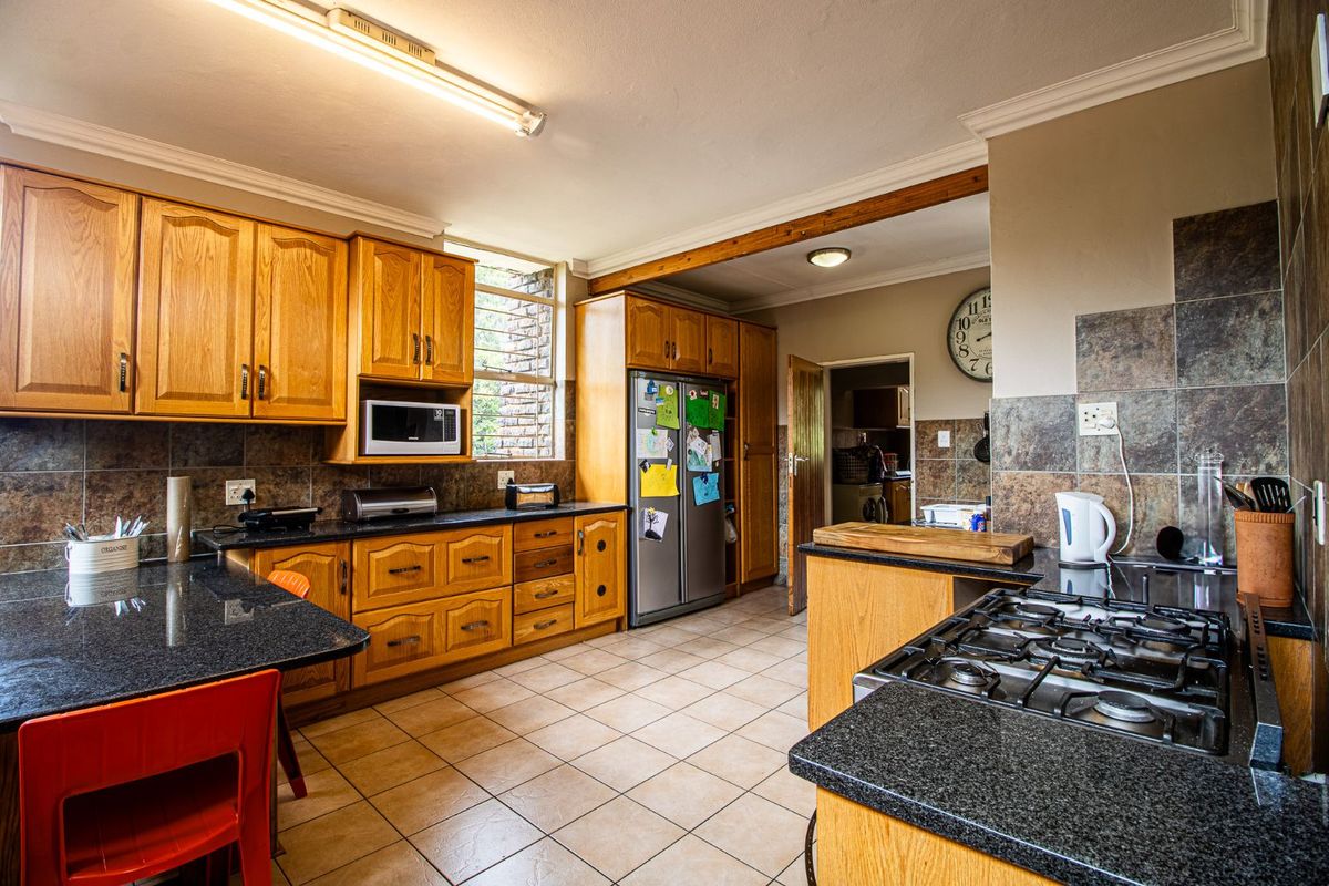 House For Sale in Wingate Park - Photo 3