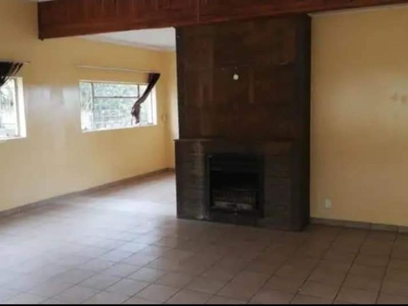 House For Sale in Ermelo Central - Photo 3