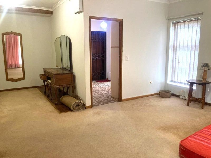 House For Sale in The Island - Photo 8