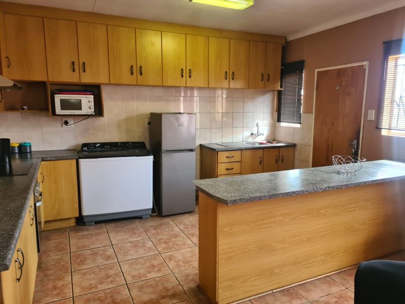 House For Sale in Northview - Photo 6