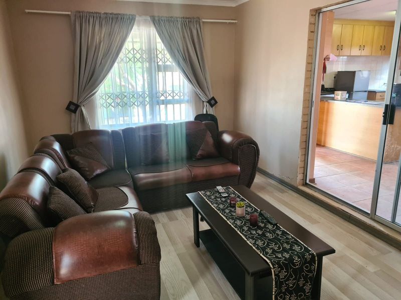 House For Sale in Northview - Photo 5