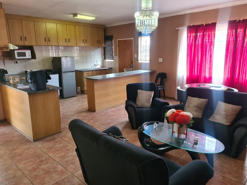 House For Sale in Northview - Photo 2