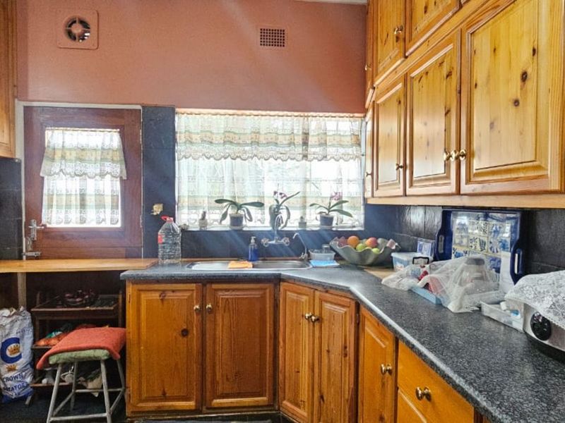 House For Sale in Monument Heights - Photo 9