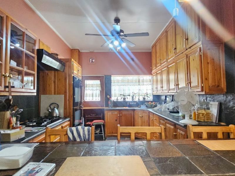 House For Sale in Monument Heights - Photo 7