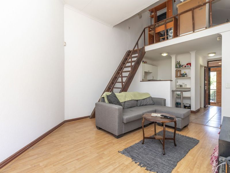 Apartment For Sale in Honeydew Manor - Photo 5