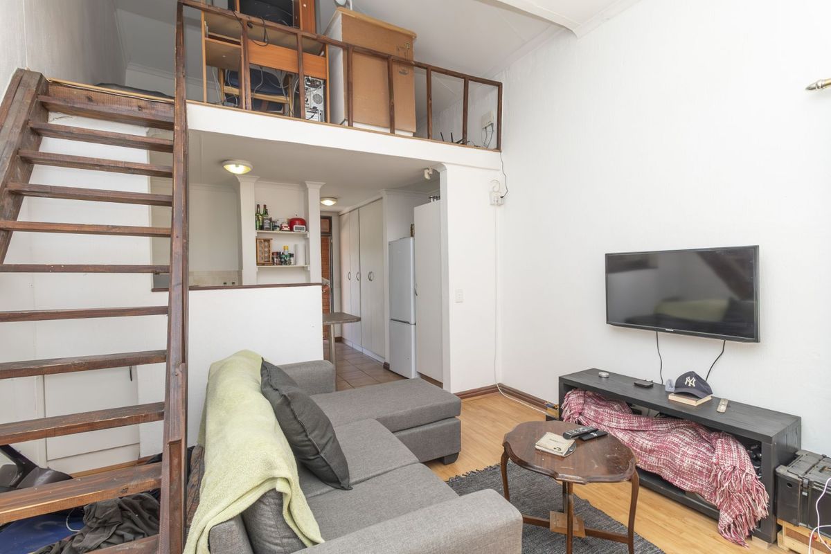 Apartment For Sale in Honeydew Manor - Photo 2