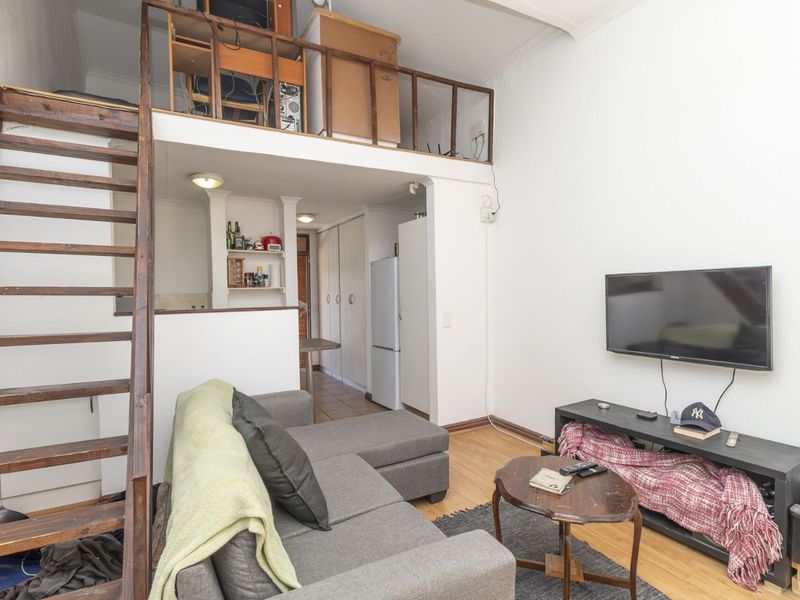 Apartment For Sale in Honeydew Manor - Photo 2