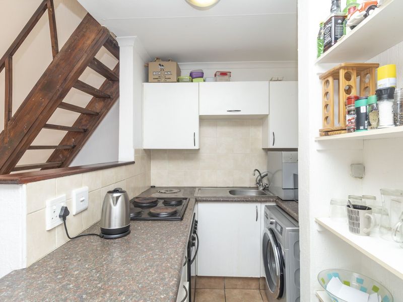 Apartment For Sale in Honeydew Manor - Photo 7