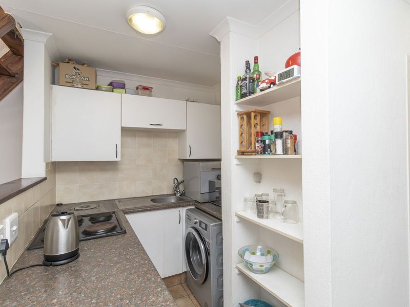 Apartment For Sale in Honeydew Manor - Photo 9