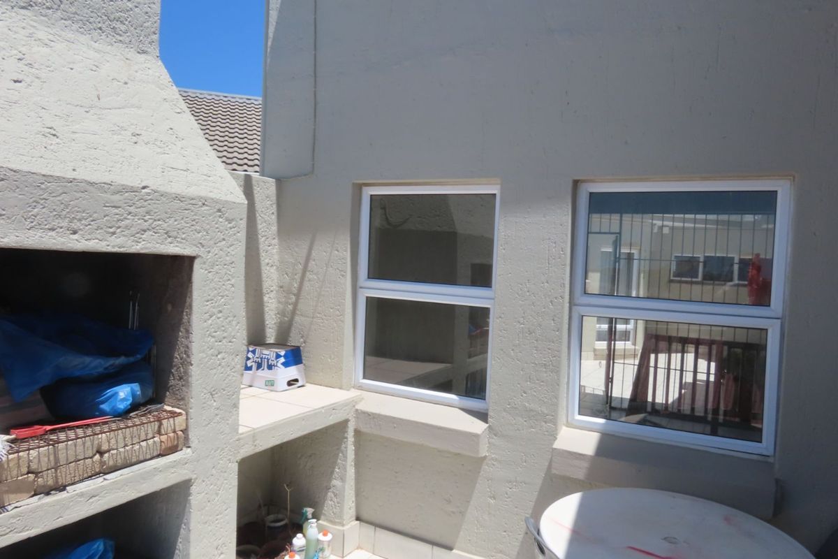 Apartment For Sale in Dana Bay - Photo 2