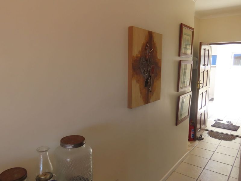 Apartment For Sale in Dana Bay - Photo 3