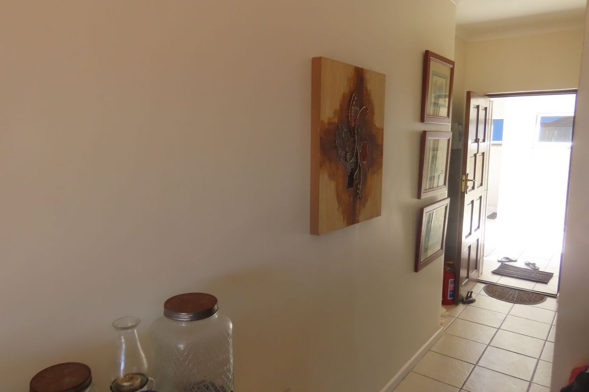 Apartment For Sale in Dana Bay - Photo 3