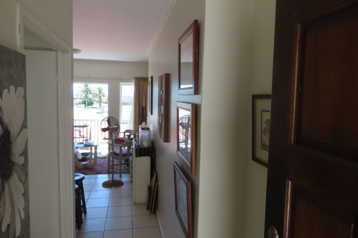 Apartment For Sale in Dana Bay - Photo 5