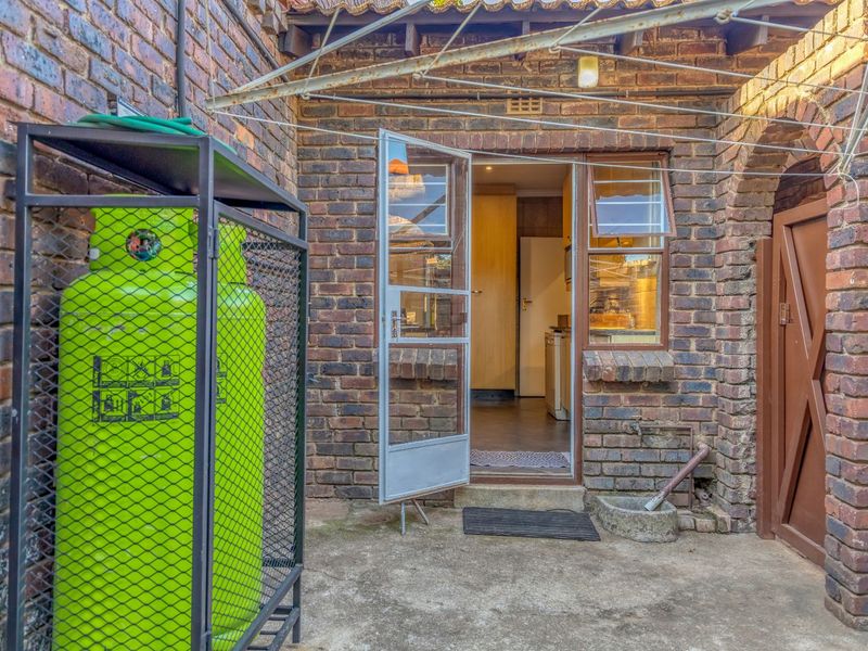 Townhouse For Sale in Fourways - Photo 2