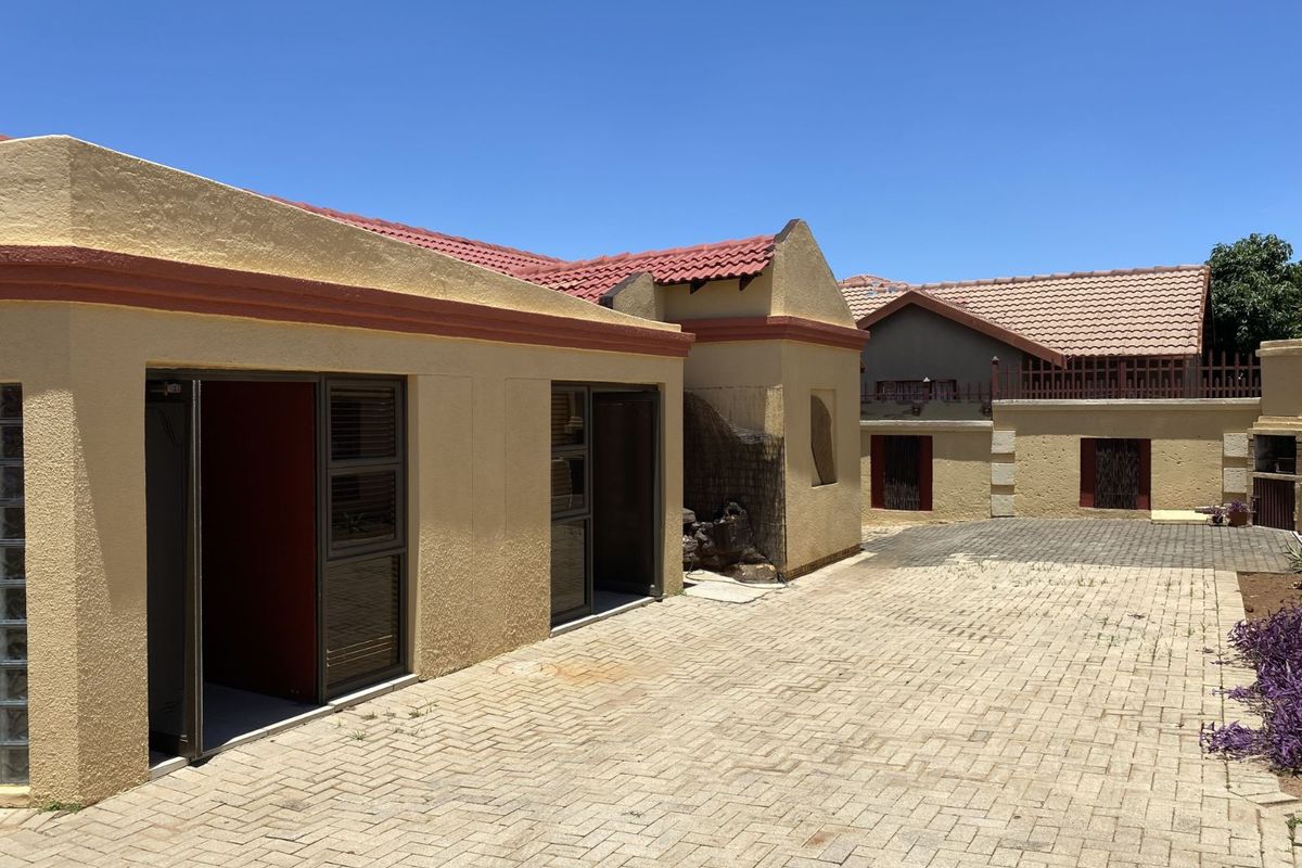 House For Sale in Tlhabane West - Photo 2