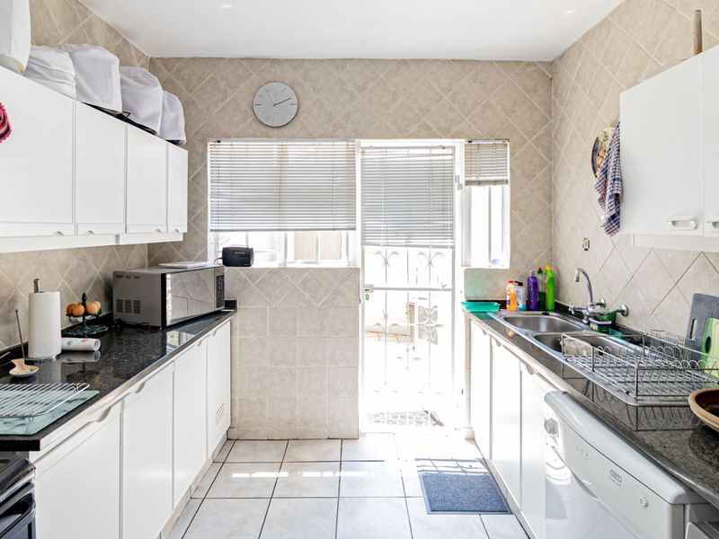 Townhouse To Rent in Malanshof - Photo 9