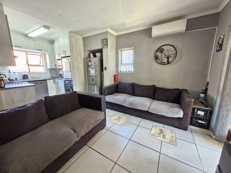 Townhouse For Sale in Fourways - Photo 4