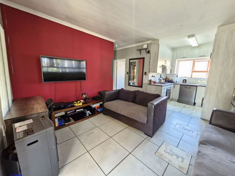 Townhouse For Sale in Fourways - Photo 5