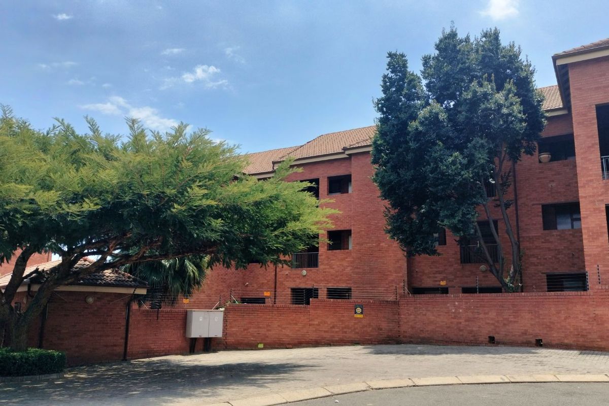 Apartment For Sale in Honeydew - Photo 2