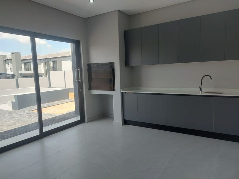 House For Sale in Six Fountains Residential Estate - Photo 10