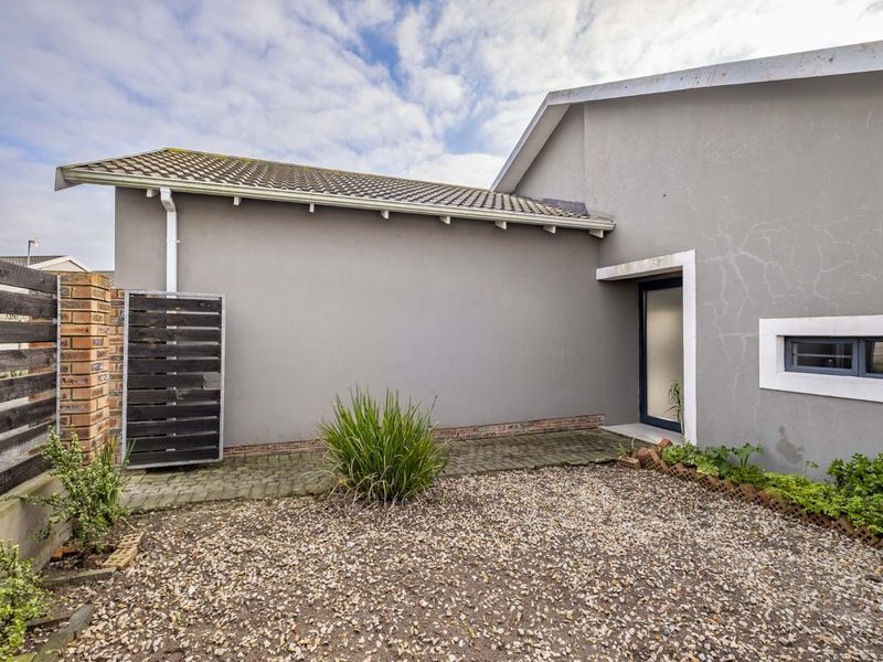 House For Sale in Salisbury Park - Photo 3