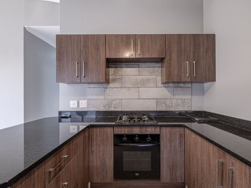 House For Sale in Salisbury Park - Photo 6