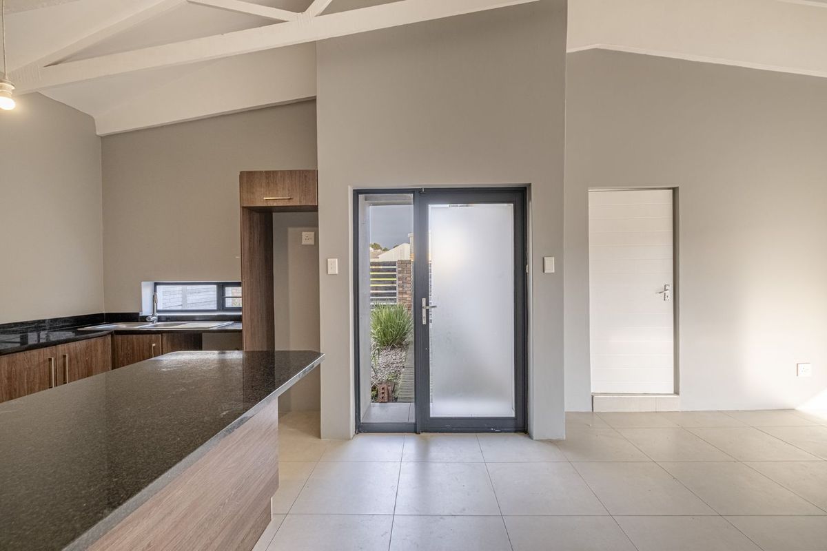 House For Sale in Salisbury Park - Photo 5
