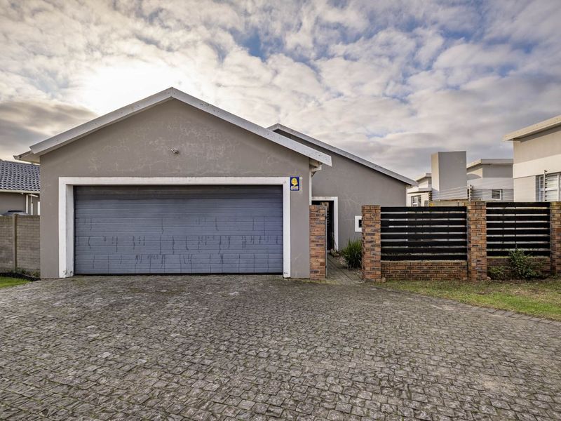 House For Sale in Salisbury Park - Photo 1