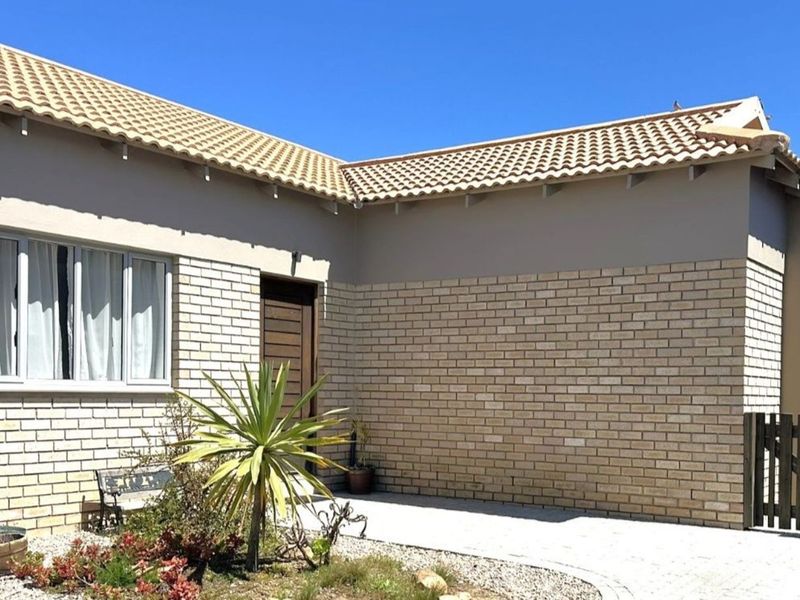 House For Sale in Mooikloof Country Estate - Photo 2