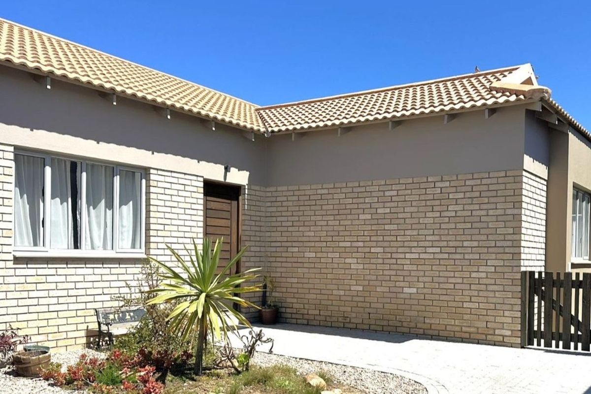 House For Sale in Mooikloof Country Estate - Photo 2