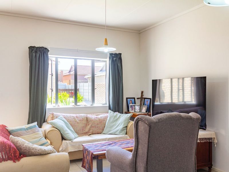 House For Sale in Mooikloof Country Estate - Photo 8