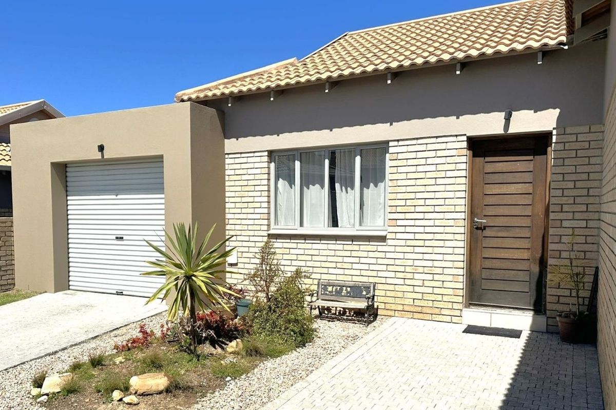 House For Sale in Mooikloof Country Estate - Photo 3