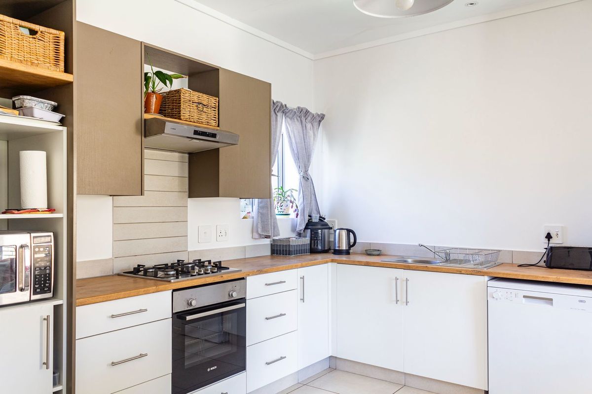 House For Sale in Mooikloof Country Estate - Photo 4