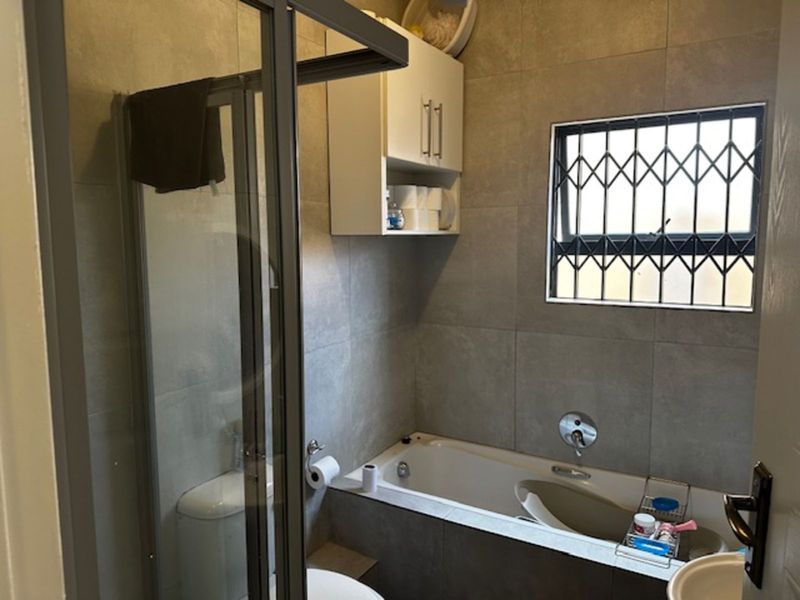 Townhouse For Sale in Trichardt - Photo 4