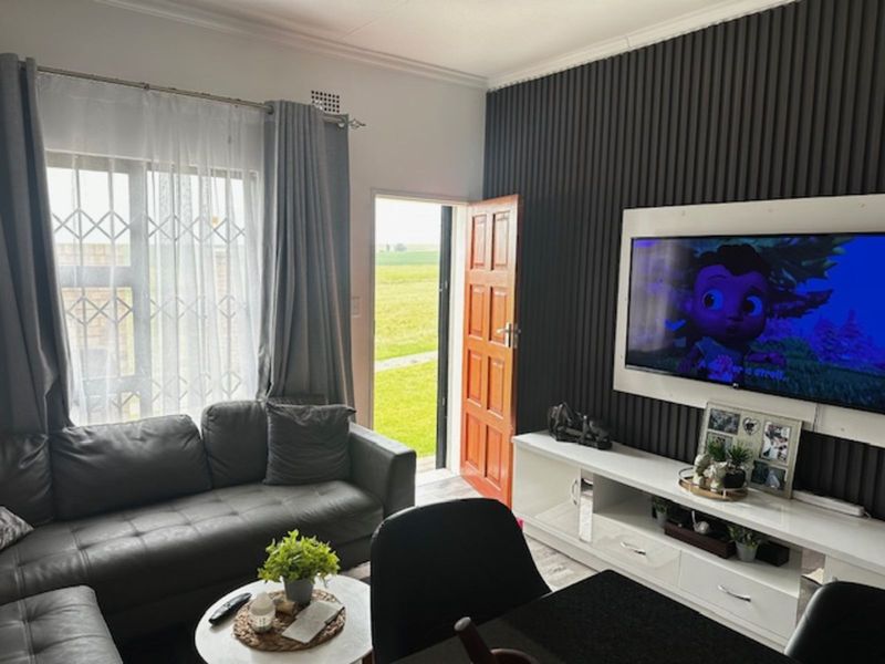 Townhouse For Sale in Trichardt - Photo 3