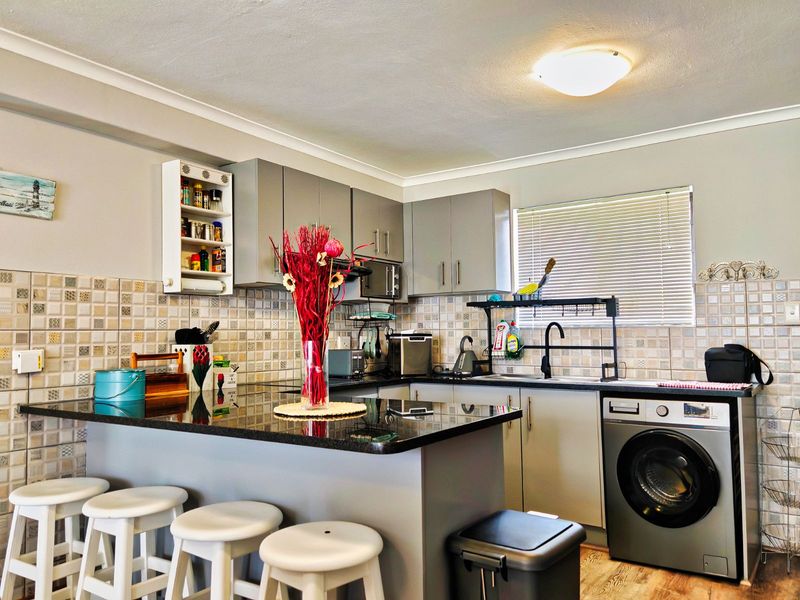 Apartment For Sale in Hartenbos Central - Photo 2