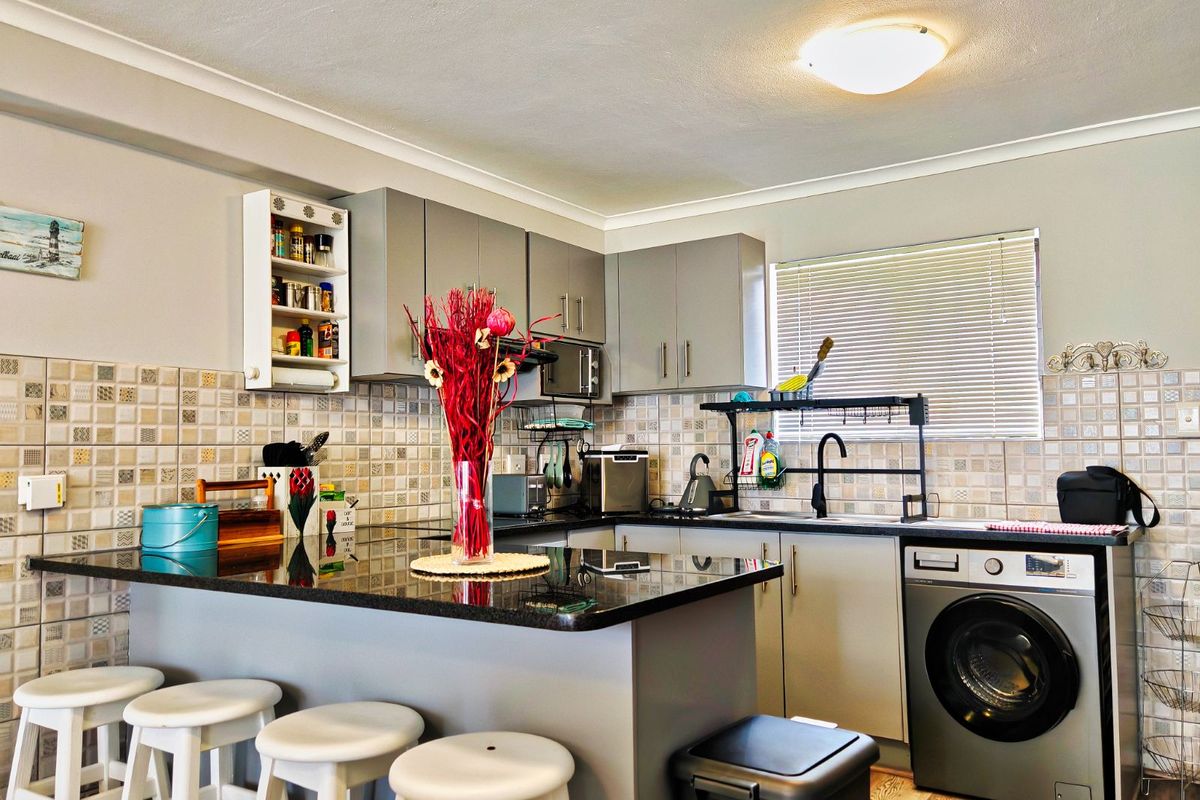 Apartment For Sale in Hartenbos Central - Photo 2