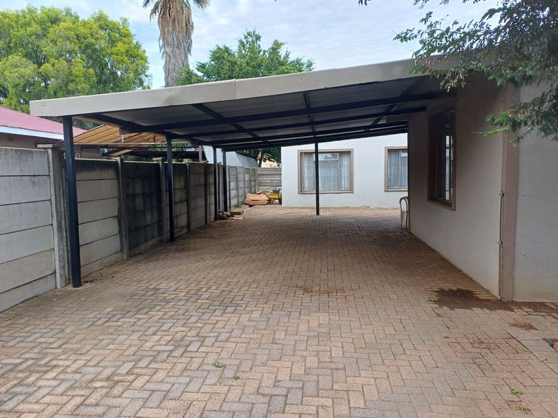 House For Sale in Meiringspark - Photo 3