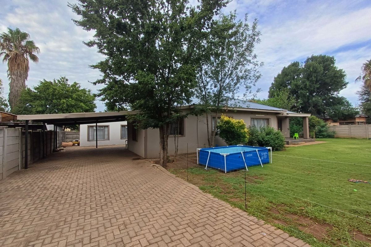 House For Sale in Meiringspark - Photo 2