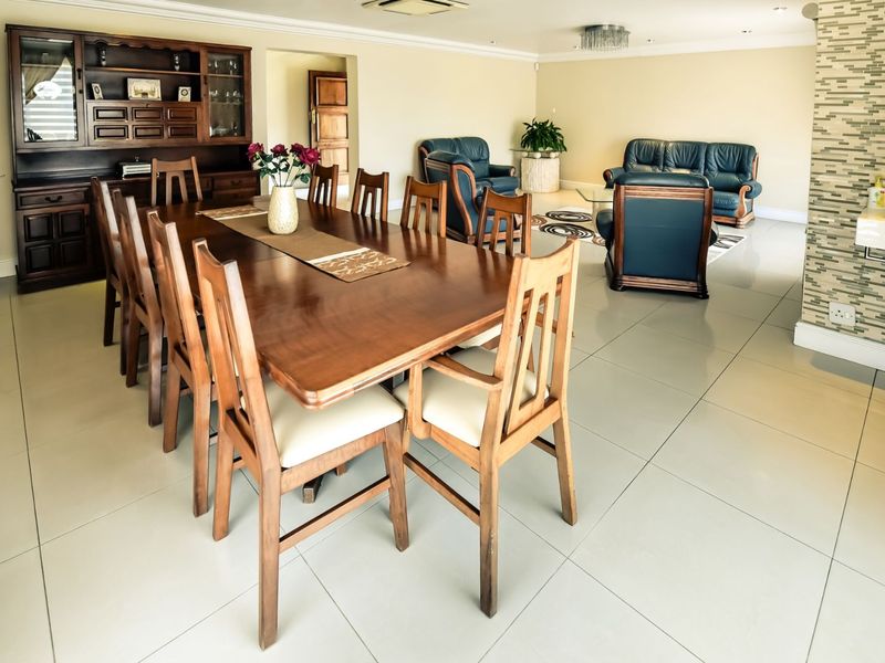 House For Sale in Charleston Hill - Photo 5