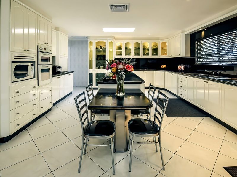 House For Sale in Charleston Hill - Photo 8